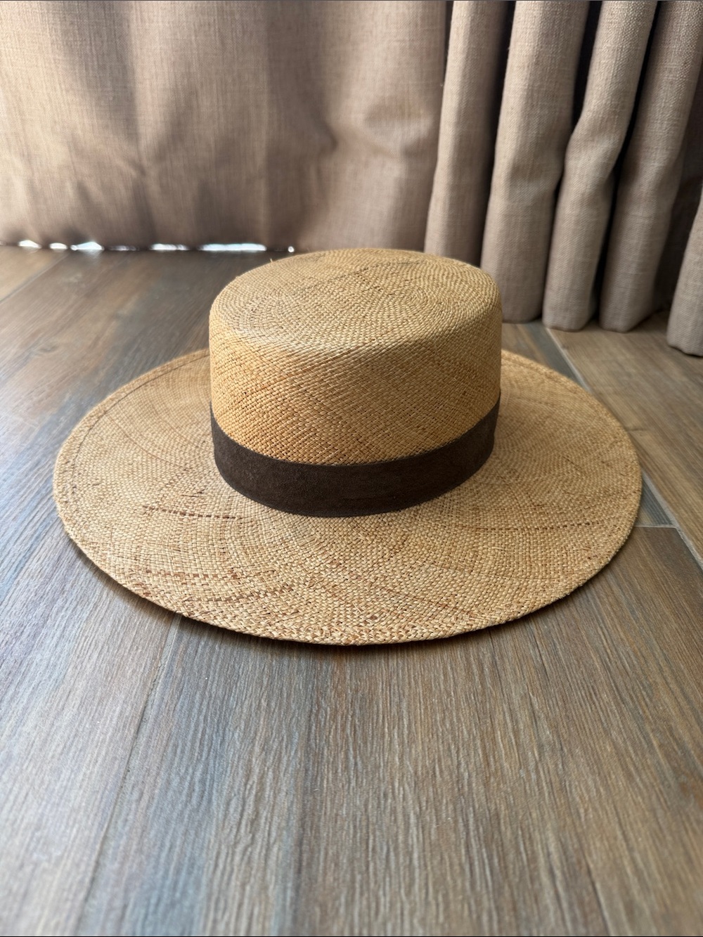 Janessa LeoneJade Boater Hat size S